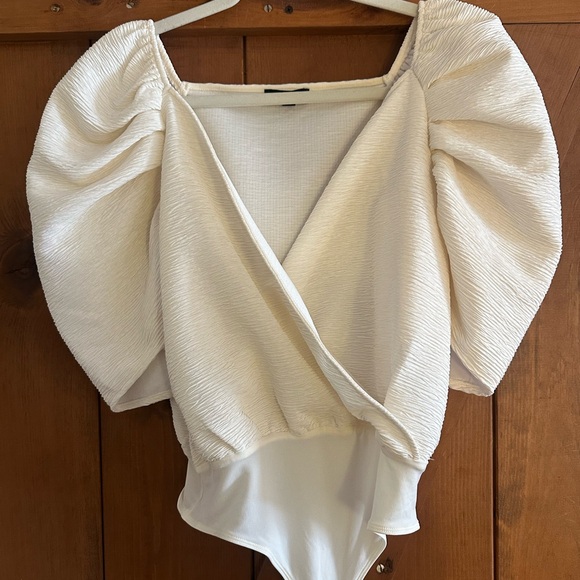 Express Tops - NWOT Express Textured Puff Sleeve Wrap Front Thong Bodysuit Sz S